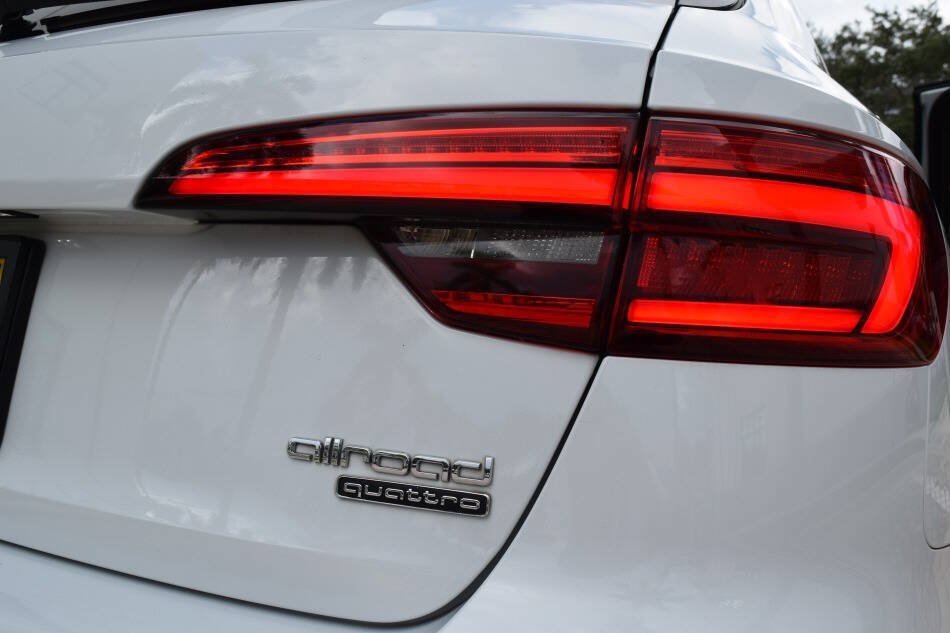 Used 2017 Audi A4 2.0T allroad Premium Plus w/ Technology Package AWD/4WD image 37