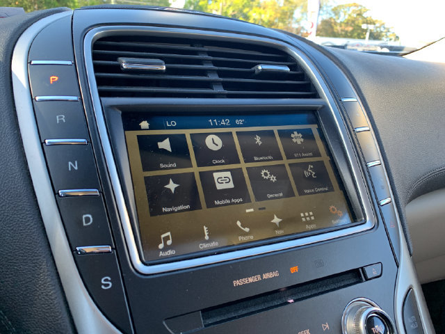 Used 2016 Lincoln MKX Reserve w/ Technology Package FWD image 32