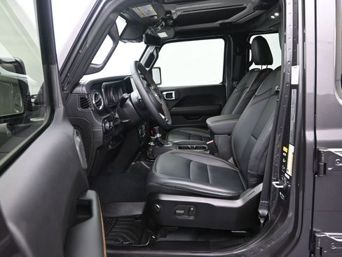 Certified 2025 Jeep Gladiator Sport image 14