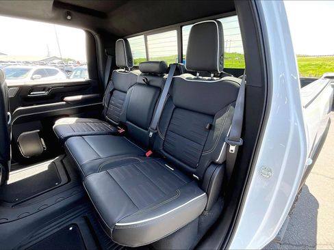 New 2025 GMC Sierra 2500 AT4X image 10