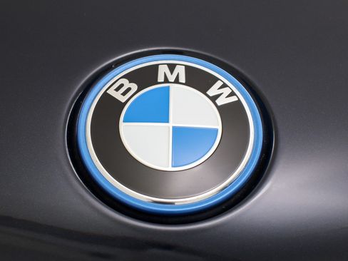 Used 2025 BMW X5 xDrive50e w/ Executive Package AWD/4WD image 13