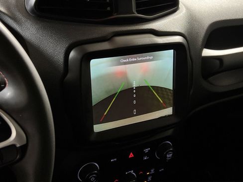 Used 2023 Jeep Renegade Trailhawk image 17