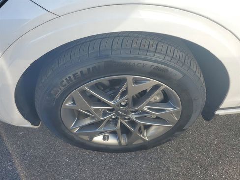 Used 2024 Genesis GV70 2.5T w/ Advanced Package image 5