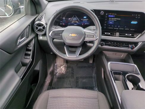 Certified 2025 Chevrolet Equinox LT image 17