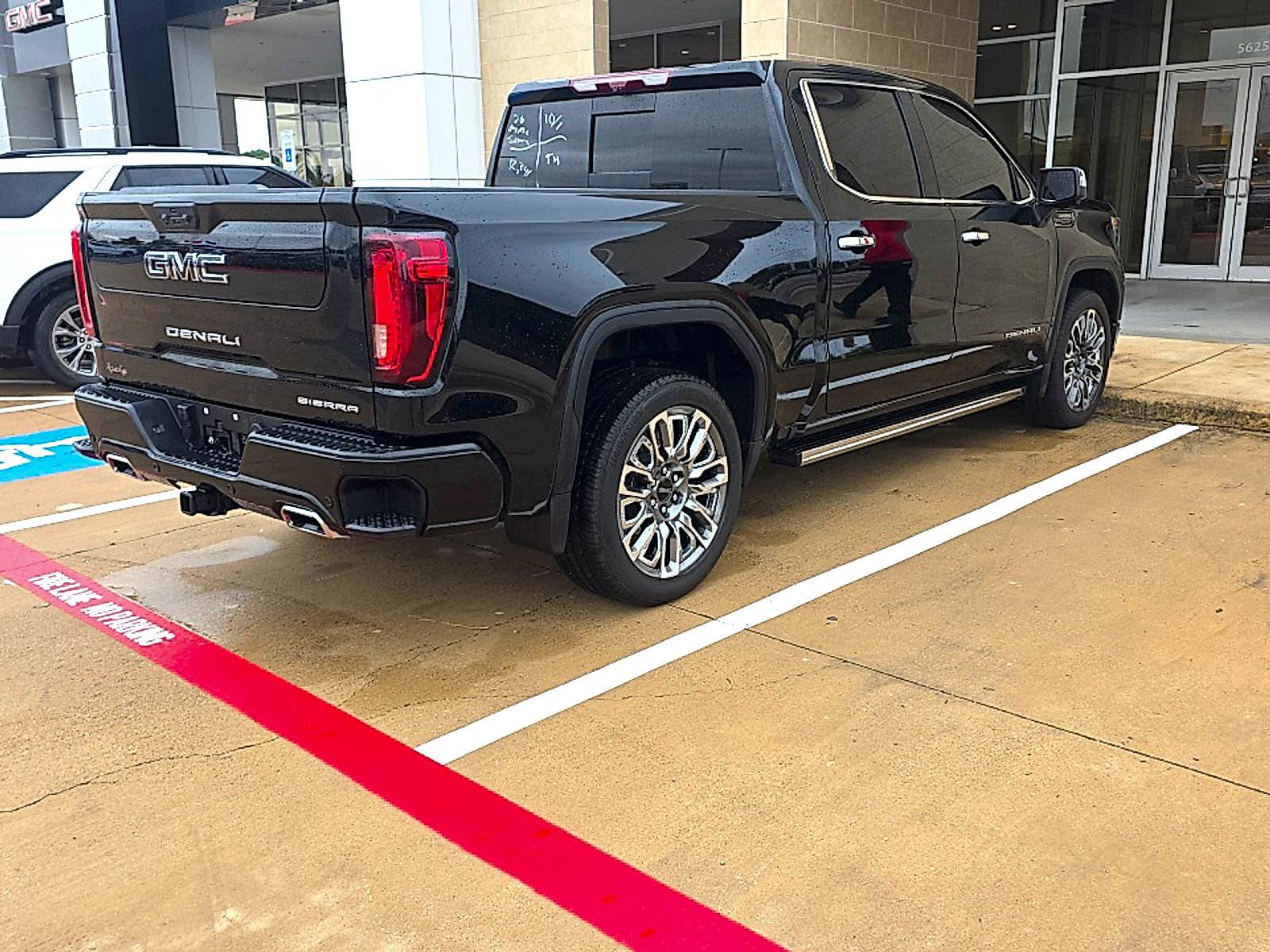 Used 2026 GMC Sierra 1500 Denali Ultimate AWD/4WD image 11