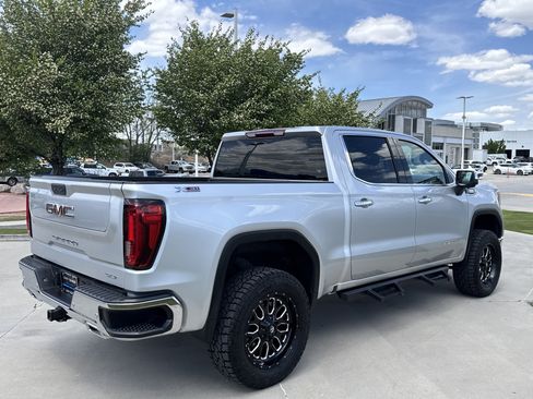 Used 2020 GMC Sierra 1500 SLT w/ Driver Alert Package I AWD/4WD image 5
