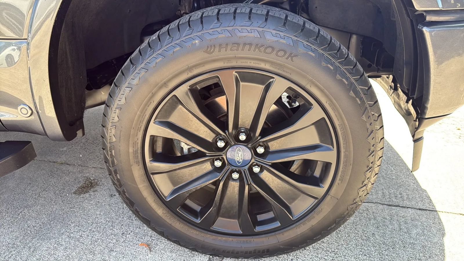 Used 2019 Ford F150 Lariat w/ Equipment Group 502A Luxury AWD/4WD image 35