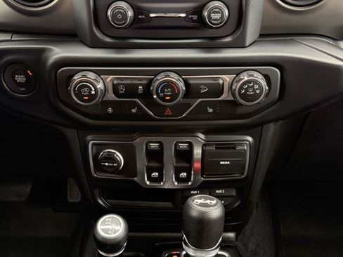 Used 2019 Jeep Wrangler Sport AWD/4WD image 15