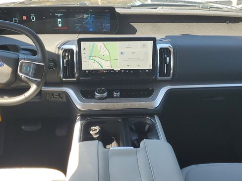 New 2026 Ford Expedition Platinum w/ Platinum Ultimate Package image 15