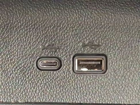 Used 2024 Chevrolet Traverse Z71 image 23