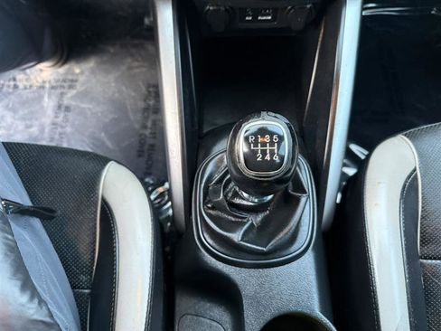 Used 2013 Hyundai Veloster Turbo image 24