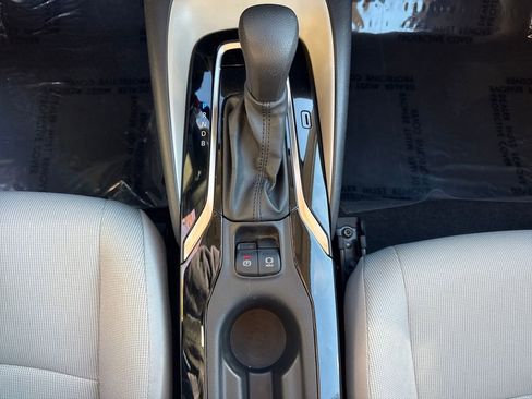 Used 2022 Toyota Corolla LE image 21