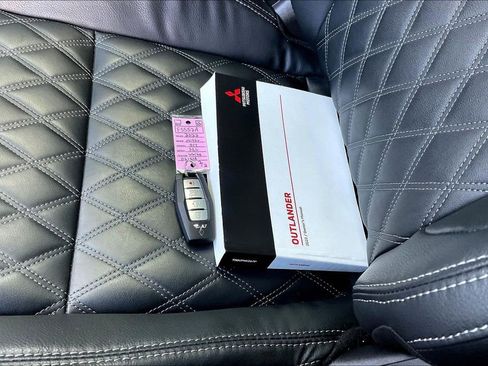 Used 2022 Mitsubishi Outlander SEL image 10