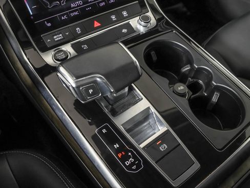 Used 2022 Audi Q8 Premium AWD/4WD image 33