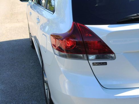 Used 2013 Toyota Venza XLE image 11