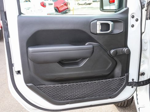 Used 2022 Jeep Wrangler Sport image 21