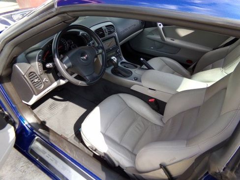 Used 2007 Chevrolet Corvette Coupe w/ Preferred Equipment Group RWD image 25