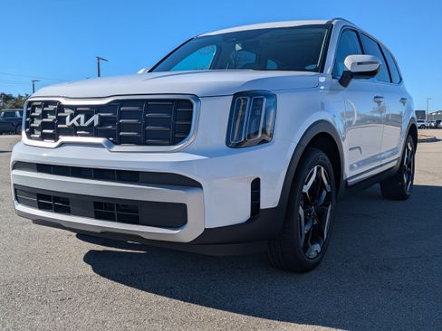 New 2025 Kia Telluride S image 9