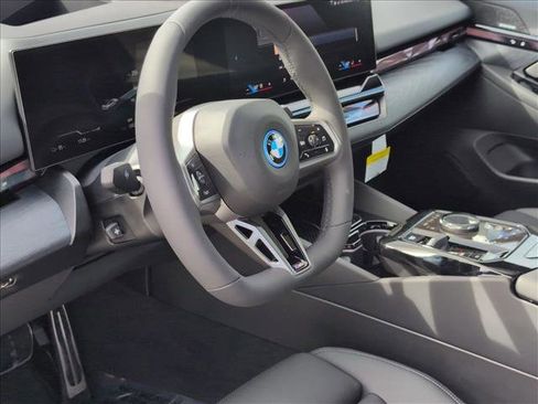 New 2026 BMW i5 eDrive40 w/ M Sport Package image 3