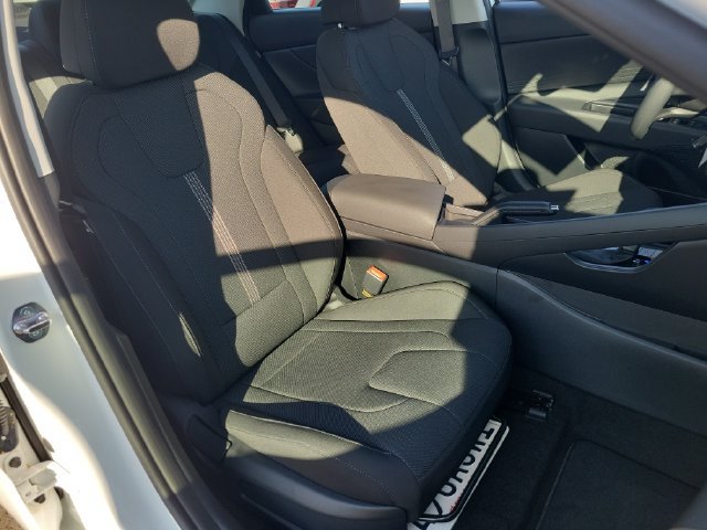 Used 2026 Hyundai Elantra SE FWD image 20