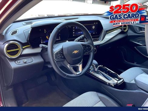 Used 2025 Chevrolet Trax LT w/ Driver Confidence Package FWD image 14