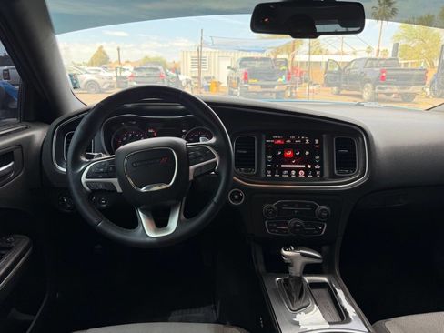 Used 2015 Dodge Charger SXT RWD image 18