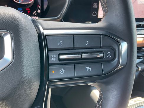 Used 2025 GMC Canyon AT4 w/ Nightfall Edition AWD/4WD image 6