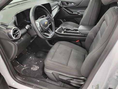 Used 2025 Chevrolet Equinox LT w/ Safety and Technology Package image 9