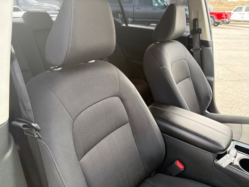 Used 2024 Nissan Altima 2.5 SV image 18