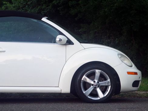 Used 2007 Volkswagen Beetle Triple White Edition FWD image 27