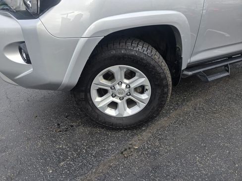 Certified 2022 Toyota 4Runner SR5 Premium AWD/4WD image 2