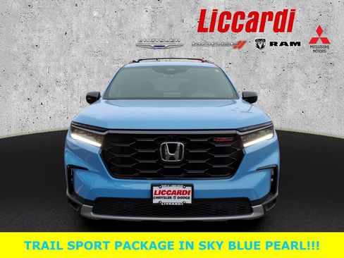 Used 2024 Honda Pilot TrailSport image 2