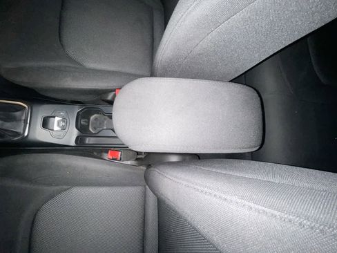 Used 2019 Jeep Renegade Sport image 21