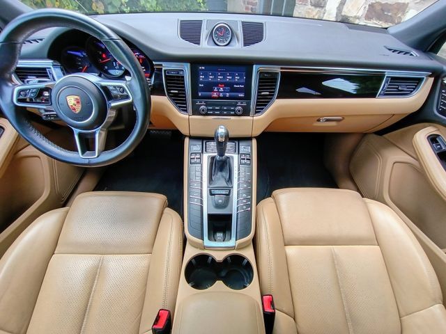 Used 2018 Porsche Macan AWD/4WD image 41