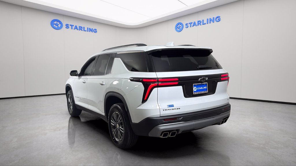 Used 2024 Chevrolet Traverse LT FWD image 6
