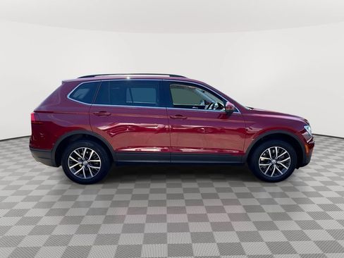 Used 2019 Volkswagen Tiguan SE w/ Panoramic Sunroof Package AWD/4WD image 3