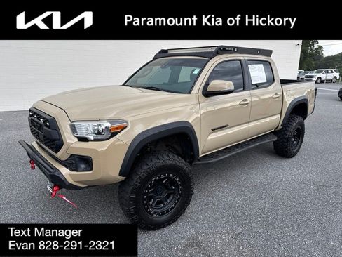 Used 2019 Toyota Tacoma TRD Off-Road AWD/4WD image 1