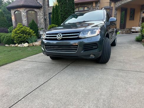 Used 2013 Volkswagen Touareg Executive AWD/4WD image 6