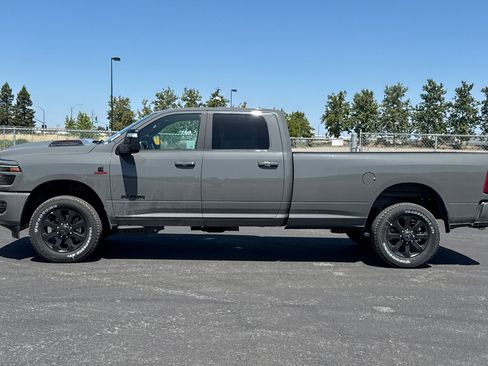 New 2026 RAM 2500 Laramie AWD/4WD image 6