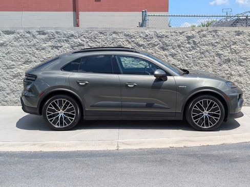 Certified 2025 Porsche Macan Electric image 8
