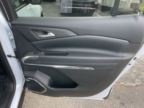 New 2026 Chevrolet Traverse High Country w/ LPO, Floor Liner Package AWD/4WD image 25