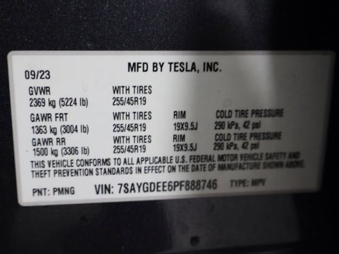 Used 2023 Tesla Model Y Long Range image 38