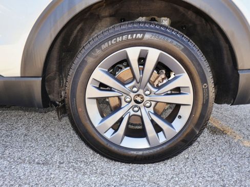 Used 2022 Ford Explorer XLT w/ Equipment Group 202A image 31