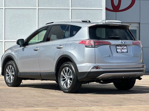 Certified 2018 Toyota RAV4 LE w/ Carpet Mat Package AWD/4WD image 7