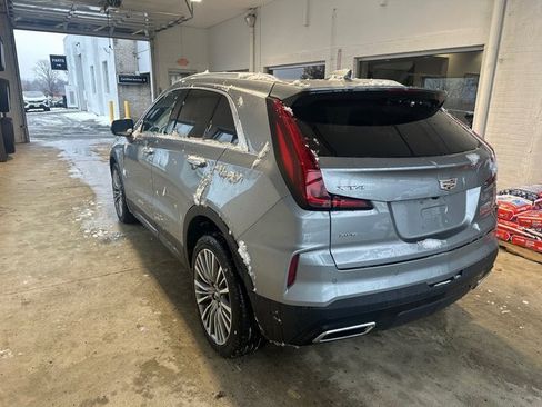 Used 2025 Cadillac XT4 Premium Luxury image 7