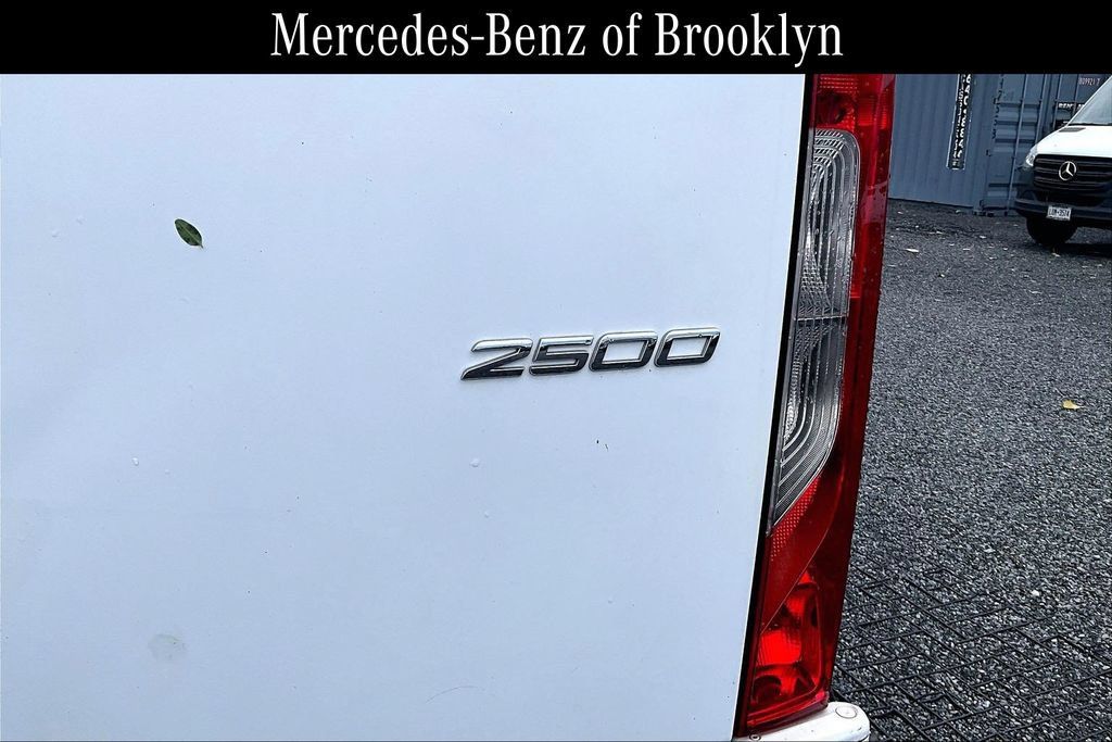 Used 2019 Mercedes-Benz Sprinter 144 image 9