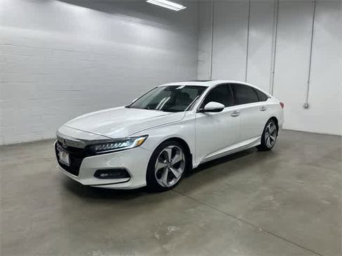 Certified 2019 Honda Accord Touring image 8