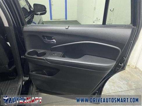 Used 2021 Honda Pilot Touring image 17