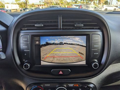 Certified 2025 Kia Soul LX image 24