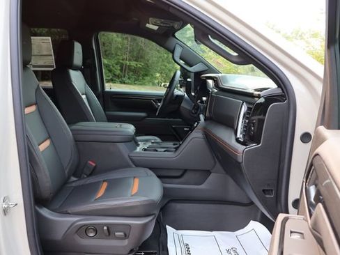 New 2026 GMC Sierra 2500 AT4 w/ LPO, Black Badging Package AWD/4WD image 24